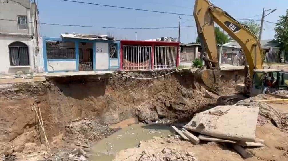 Exigen reparación de viviendas por colector en la CROC 2 