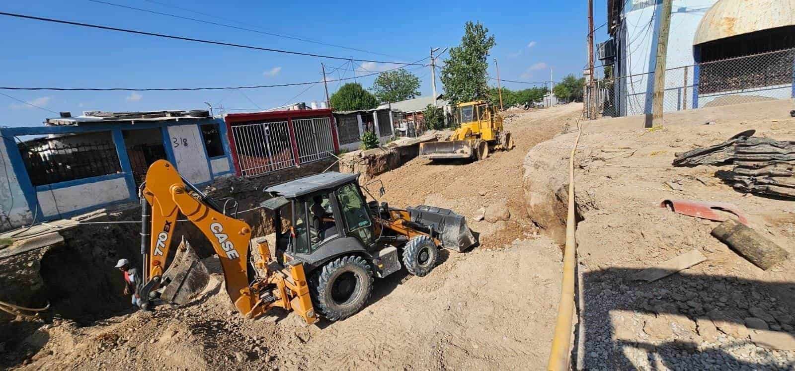 Exigen reparación de viviendas por colector en la CROC 2 
