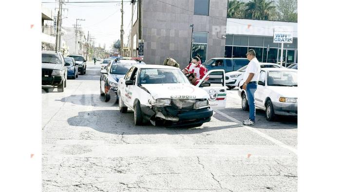 Provoca accidente ex jefe policiaco