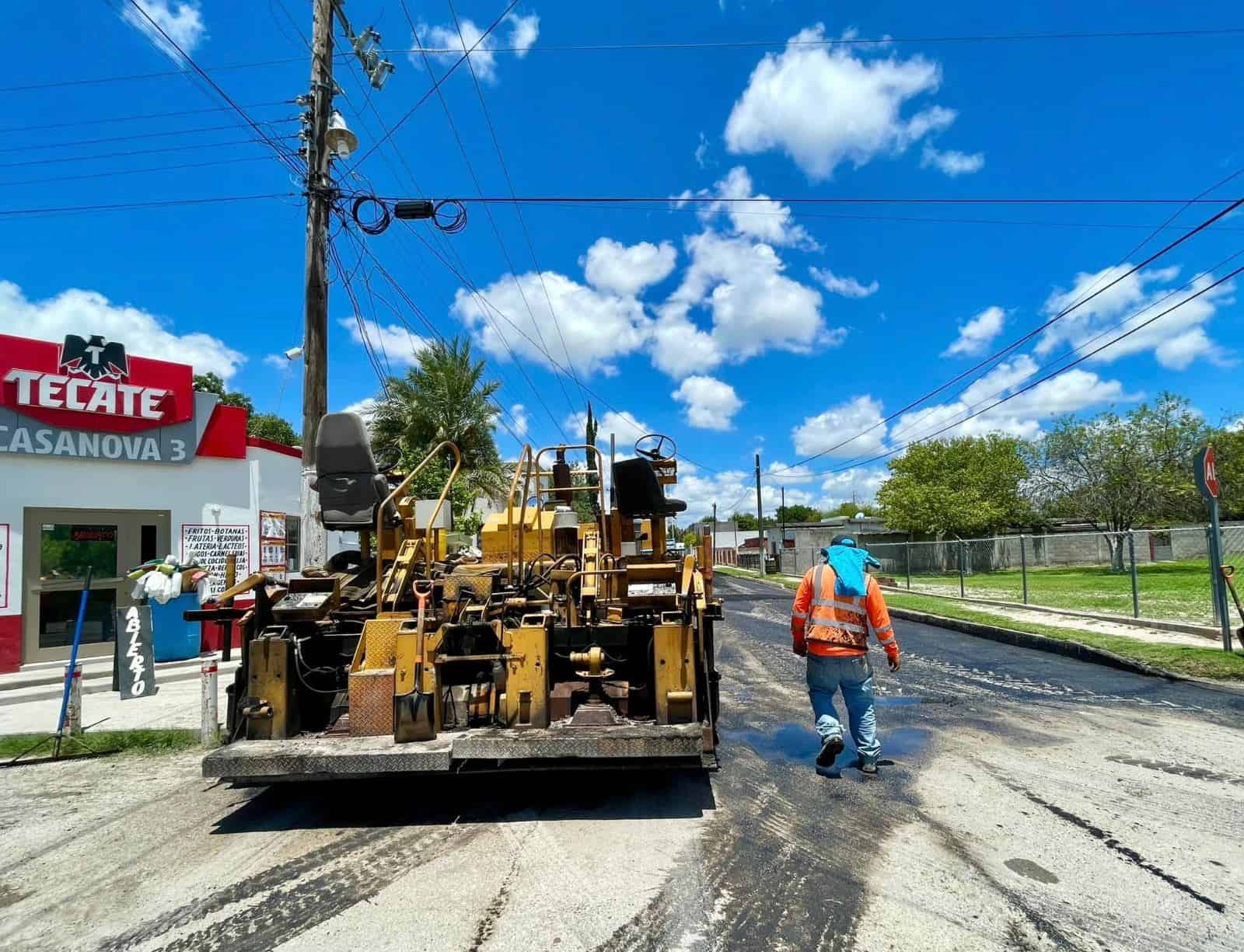Supervisa Pepe Díaz recarpeteo de calles en Allende