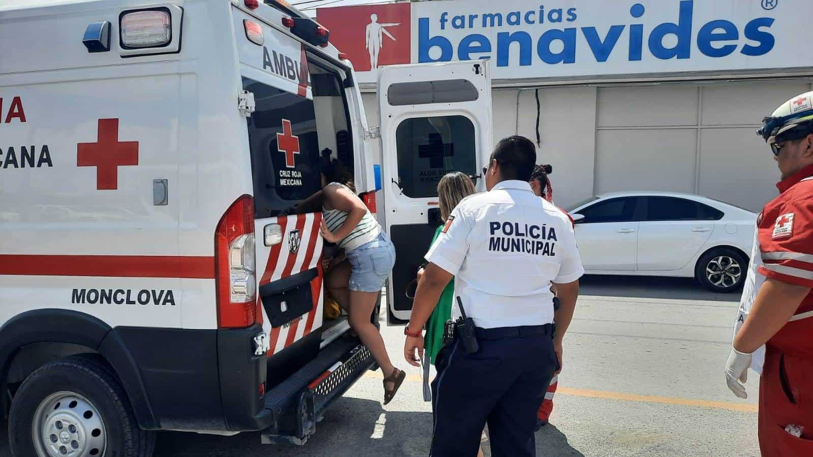 Lesiona a mujeres en fuerte choque