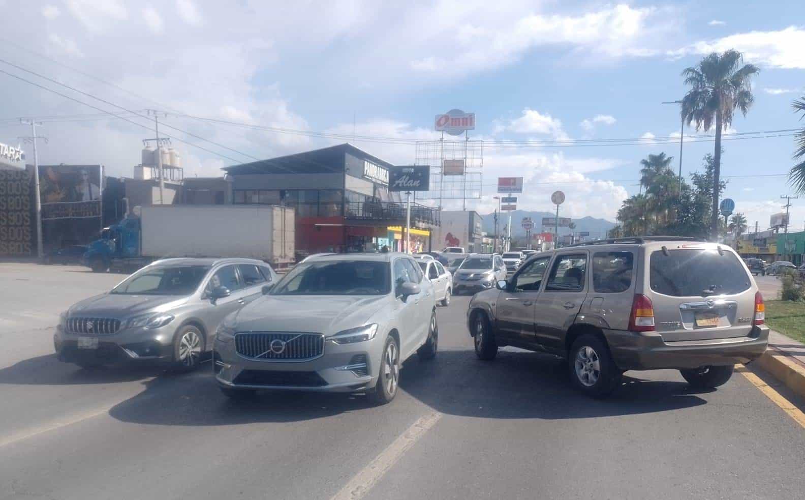 Choca en el Pape y acaba en contra