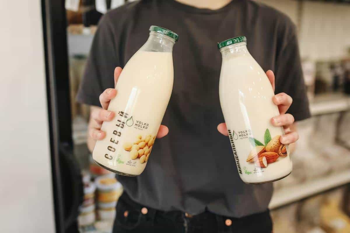 Estas son las marcas de leche vegana y vegetal que Profeco retira del mercado