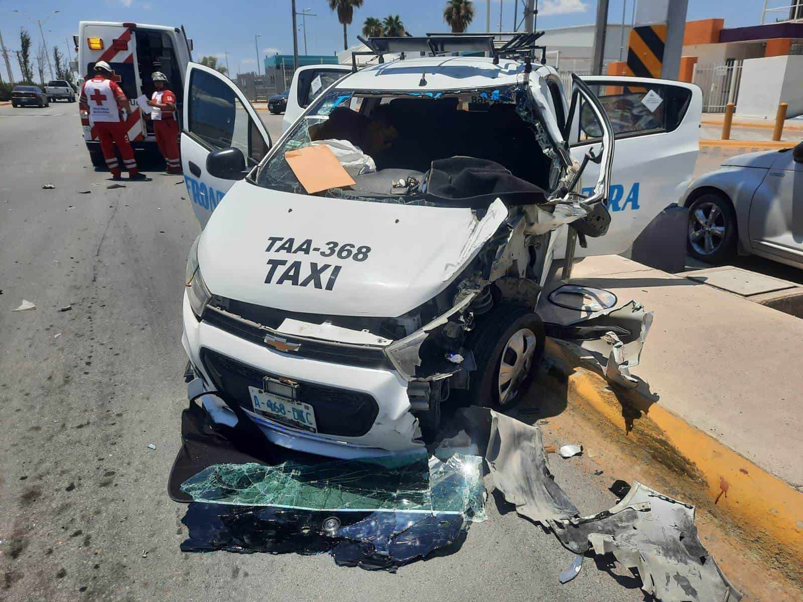TERRIBLE: Taxi es impactado por CAMIÓN