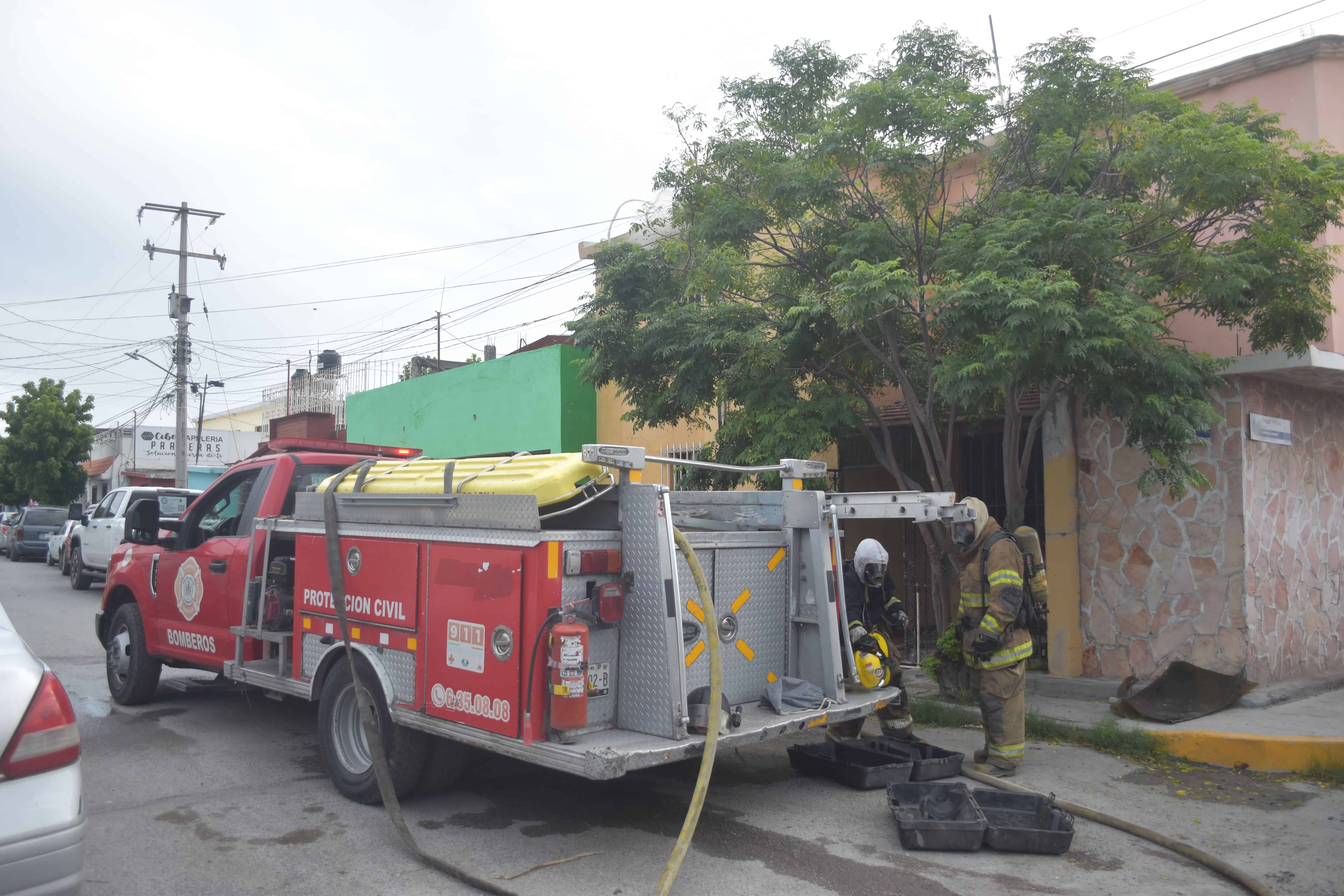 Se quema casa en Praderas