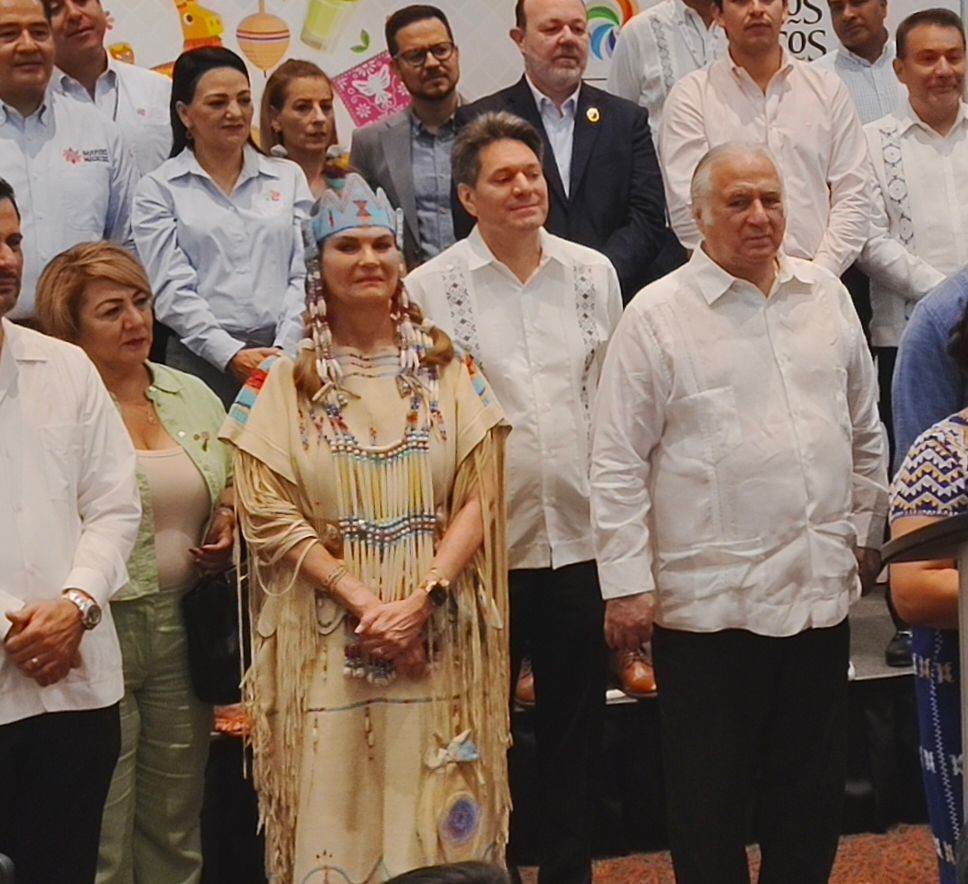 Acompañó a su esposo el secretario de turismo federal, Miguel Torruco a la presentación del Tercer Tianguis Internacional de Pueblos Mágicos.