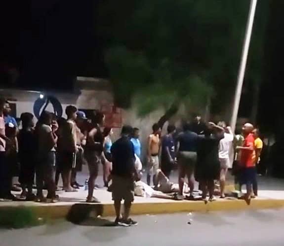 Antes de transmitir en vivo un accidente, lo que la gente debe hacer es llamar a los números de emergencia.