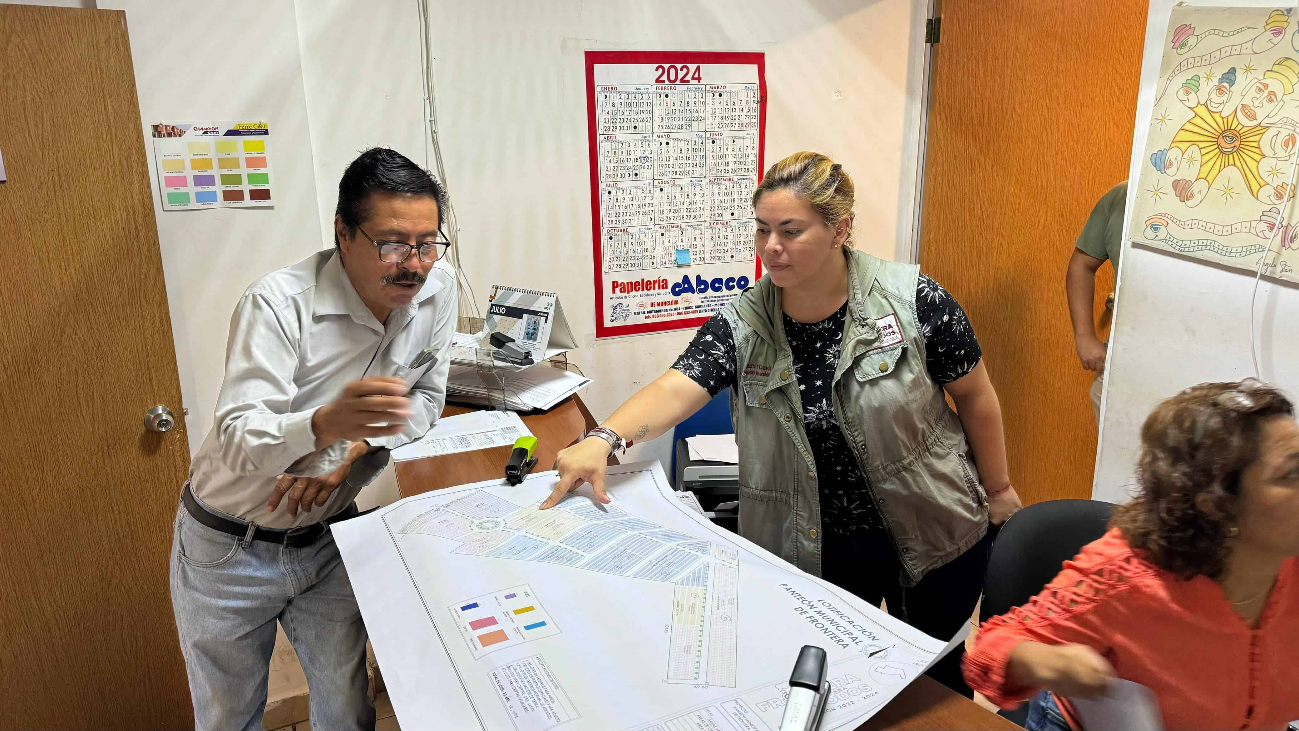 Don Eliseo Urquidi Campos, es la persona que adquirió el primer lote del panteón municipal Villa Frontera.