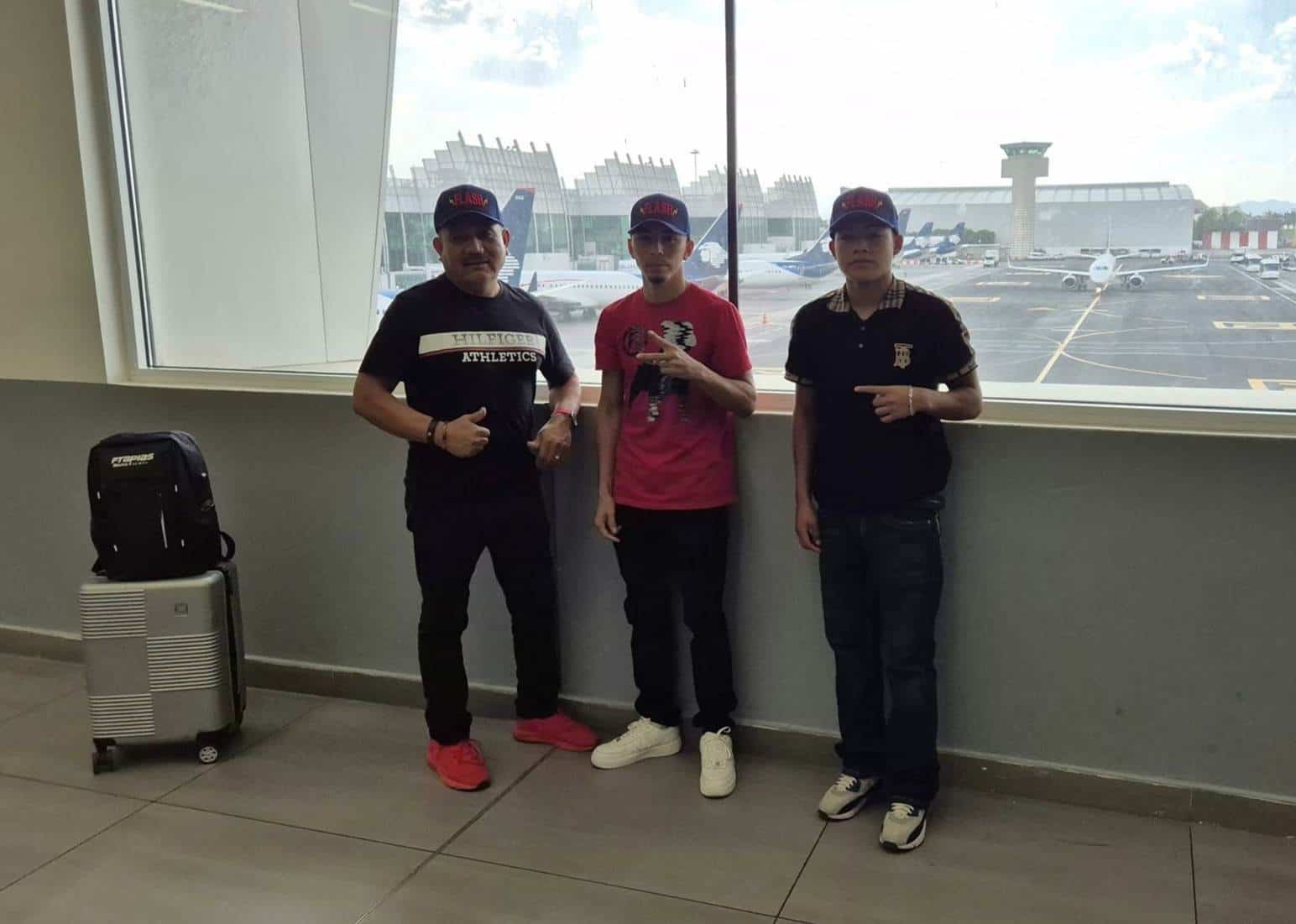 “El Flash” Martínez y su equipo viajaron ayer a Tijuana para el combate titular ante Gilberto Mendoza