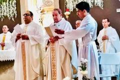 Dice adiós Obispo Alonso a feligreses de San Juan de Sabinas