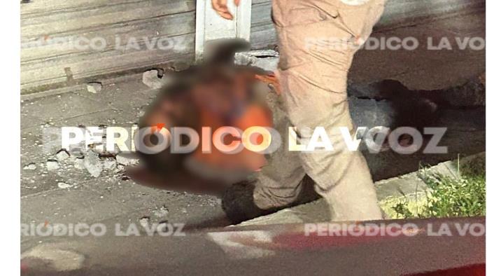 Lo hallan en medio de un charco de sangre