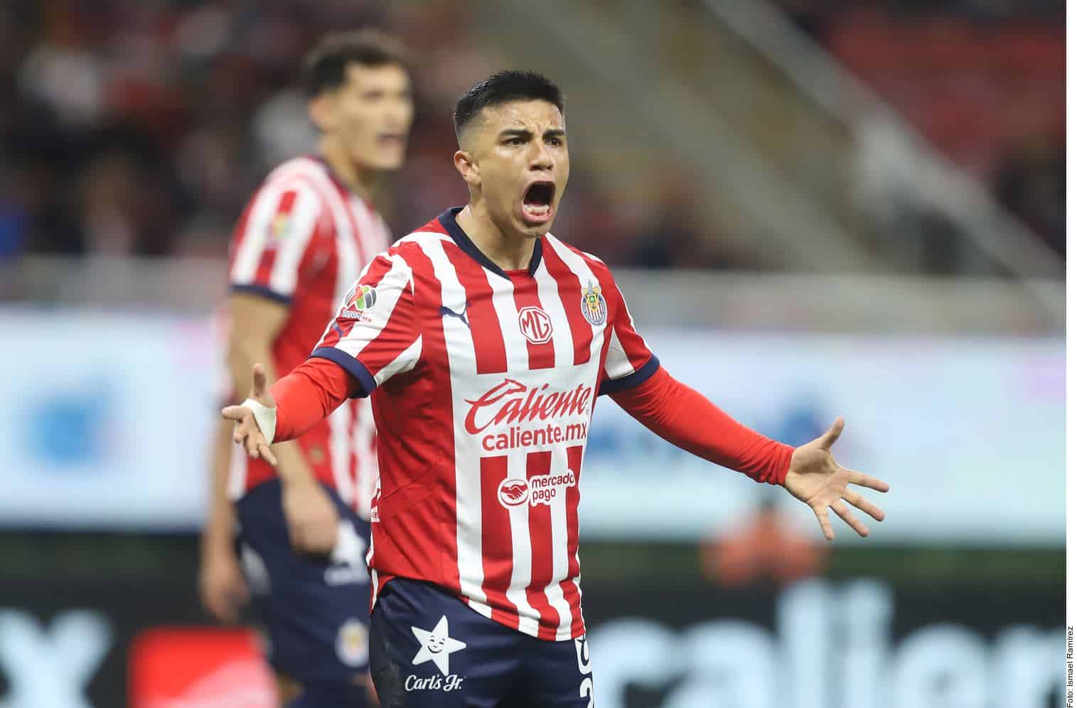 Chivas y Toluca empatan 0-0; Chicharito se va abucheado  