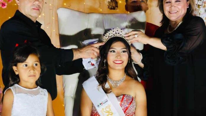 Coronan a Adela I como reina de la Villa de Cloete