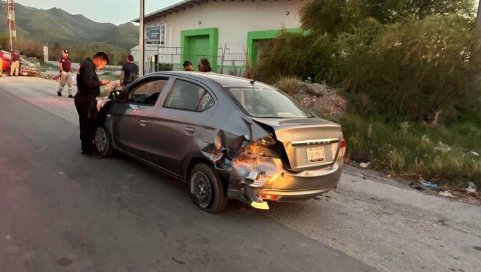 Arrastran 8 autos grúas municipales