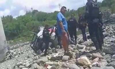 Policías caen al fondo del Río Pesquería, en Nuevo León; reportan 2 muertos