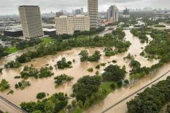 Beryl Inunda Houston y los Deja sin Luz