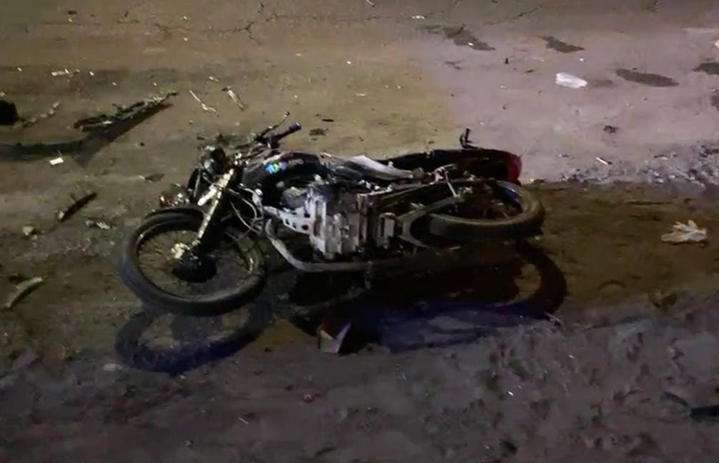 Tres jóvenes se encuentran entre la vida y la muerte después de un trágico accidente ocurrido al sur de Saltillo.