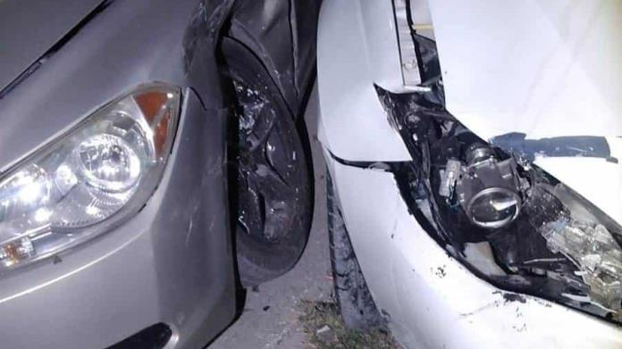 Accidente automovilístico en Zaragoza y Mina Activa respuesta de emergencia Accidente automovilístico en Zaragoza y Mina Activa respuesta de emergencia
