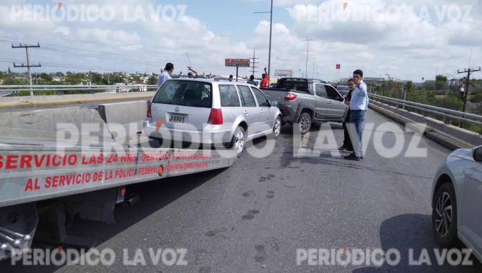 Caos vial por choque en puente del Pape