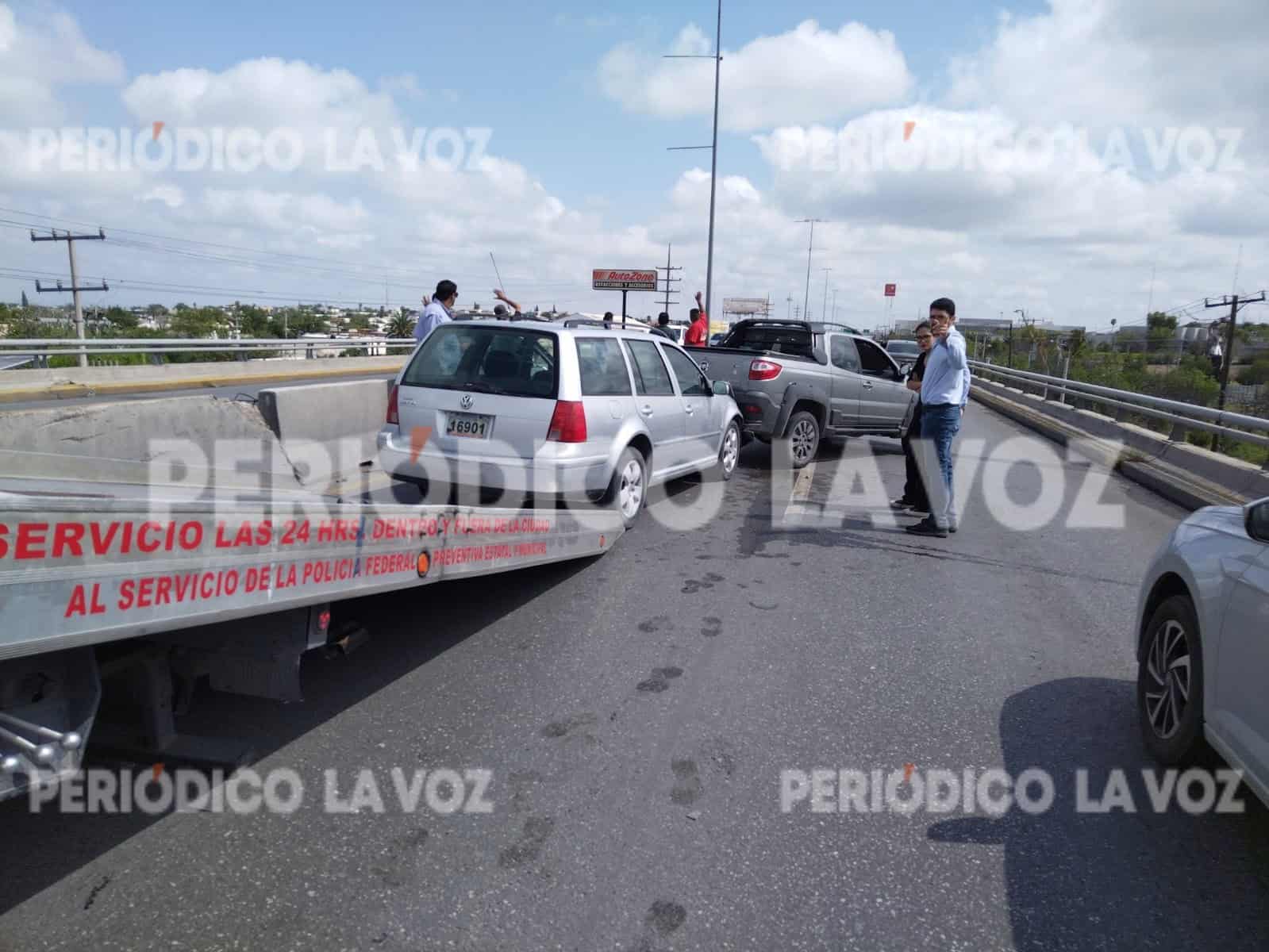 Caos vial por choque en puente del Pape