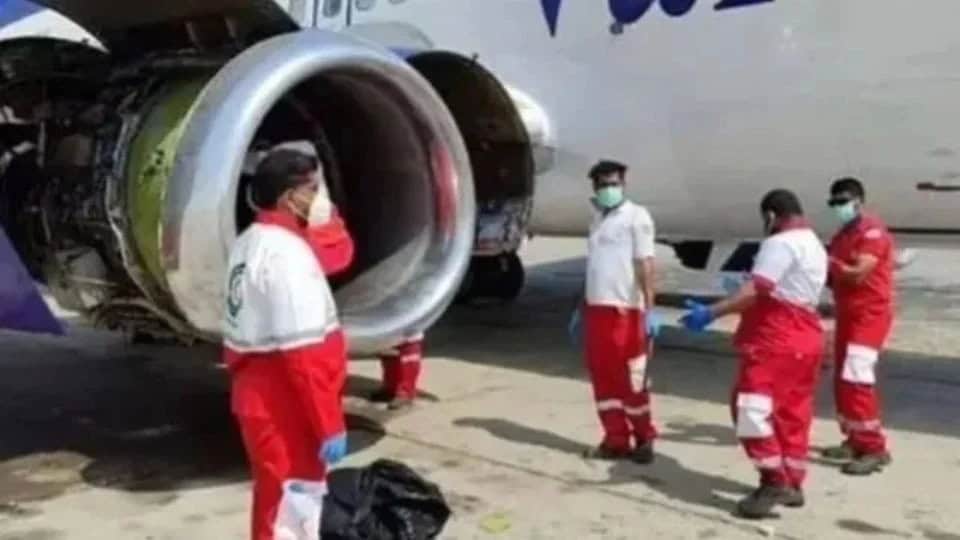 Muere mecánico tras ser succionado por el motor de un avión