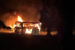 Rescatan a 46 pasajeros de incendio en autobús en Arteaga 