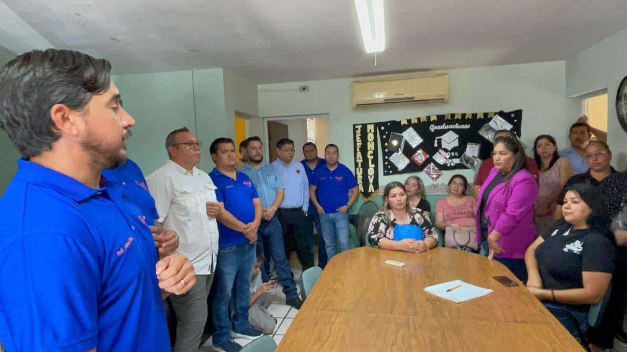 La jefa de primarias apoya  a los directores para el cambio de la maestra Gloria Irma Almaguer.