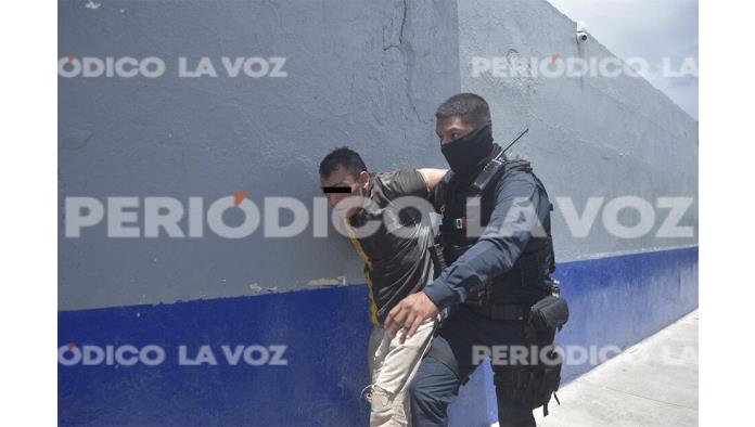 Causa destrozos en casa de su madre
