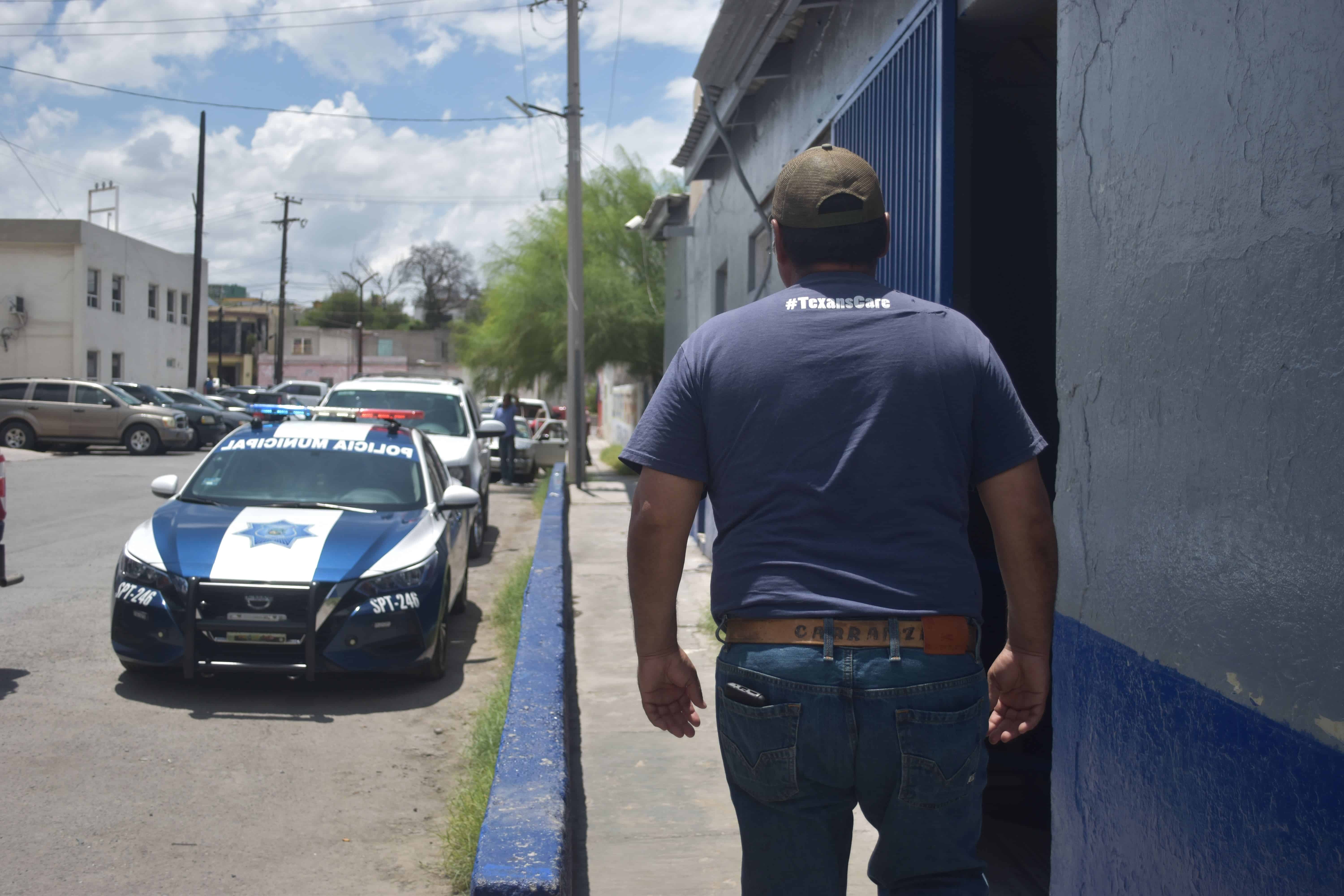 Causa destrozos en casa de su madre