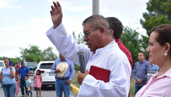 Bendicen a jinetes en primer día de cabalgata