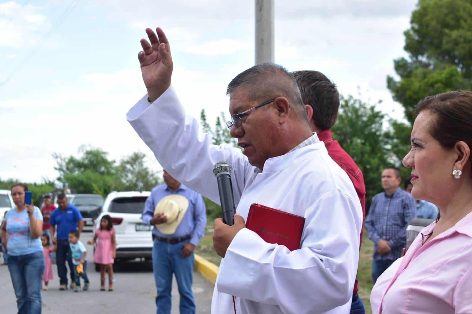 Bendicen a jinetes en primer día de cabalgata