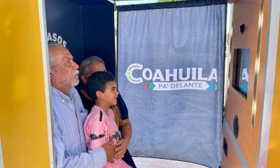 Celebran bicentenario de Coahuila y Texas con cabina fotográfica y cápsula del tiempo