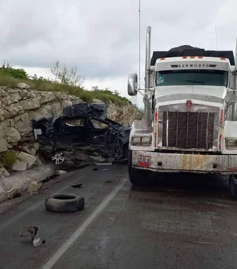 Trágico Accidente en Carretera Federal 57, Deja Dos Personas Fallecidas