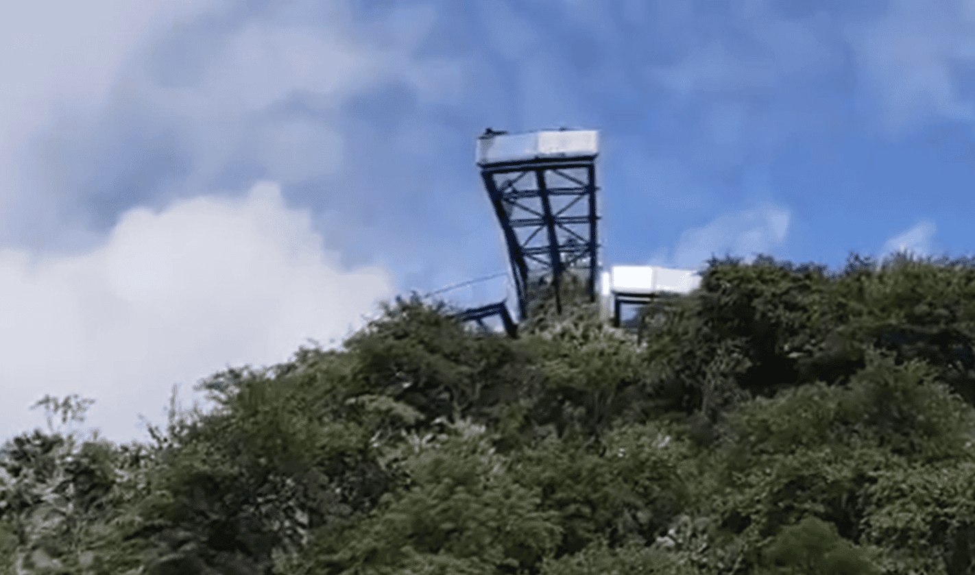 Niño cae desde 50 metros de altura desde mirador en Puebla