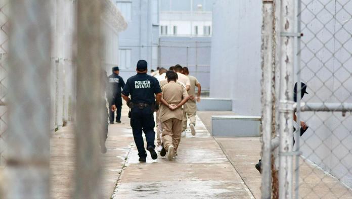 Llegan 150 reos  a Monclova 