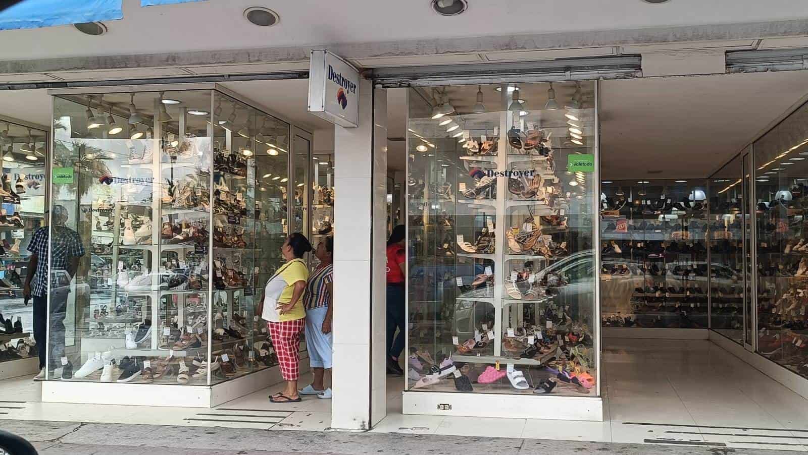 Las farderas encontraron una forma de vivir a costa de los negocios establecidos de Monclova.