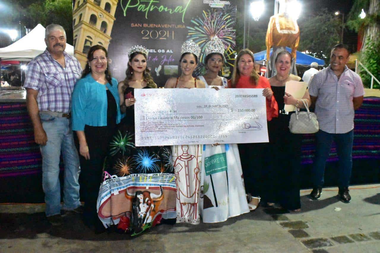 Entregan premios del sorteo de Feria