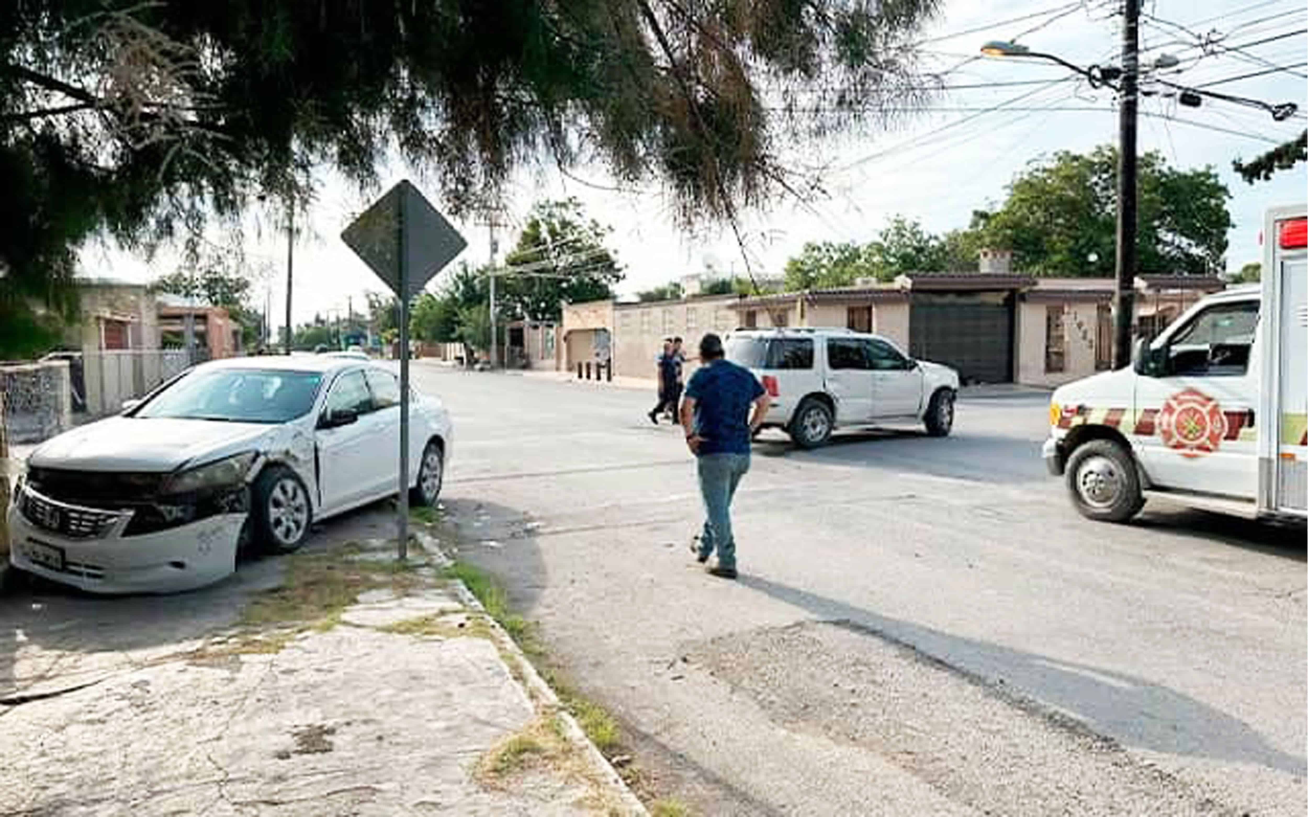 Accidente en Nueva Rosita deja a MAESTRA LESIONADA  y daños materiales
