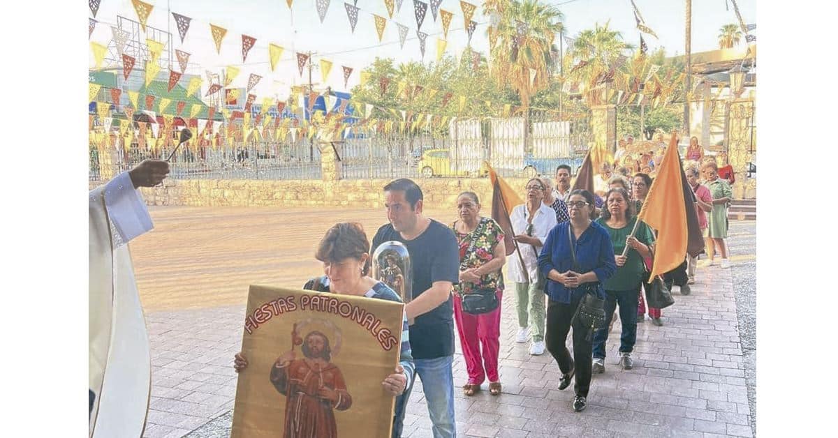 Celebran 227 aniversario de la Iglesia Santiago Apóstol