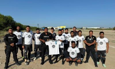 Refuerza AIC proximidad social; entrega uniformes de fútbol