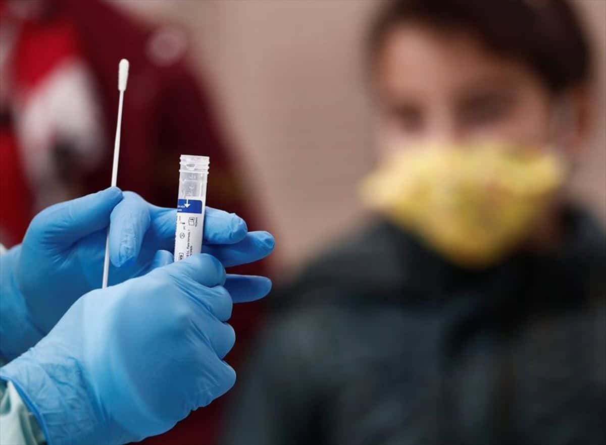 La Secretaría de Salud realizó pruebas rápidas de PCR a pacientes con síntomas.