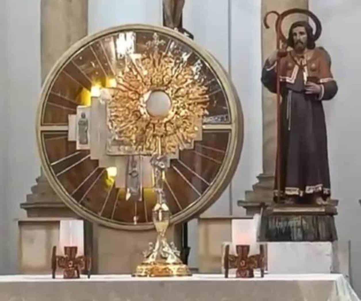 Manifestación de Fe en la Parroquia de Santiago Apóstol