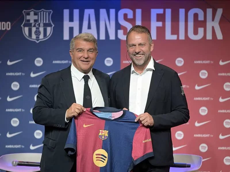Flick quiere un Barcelona ‘activo’.