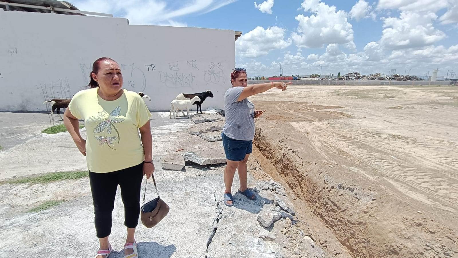 Las vecinas señalan que es cruce de trabajadores y de estudiantes.