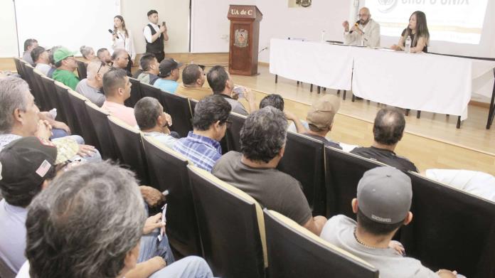 Orientan a obreros sobre quiebra de Altos Hornos Orientan a obreros sobre quiebra de Altos Hornos
