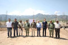 Supervisan Gobernador y General obras militares