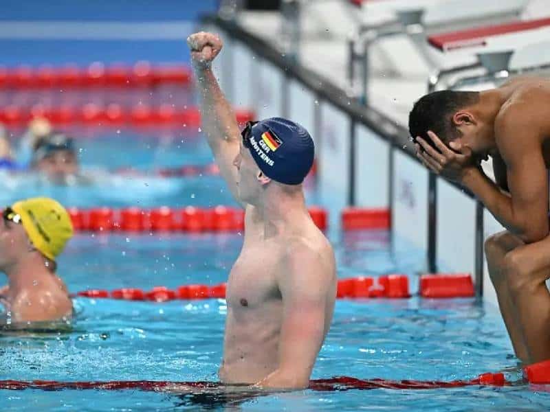 Lukas Märtens gana el oro en los 400m libres.