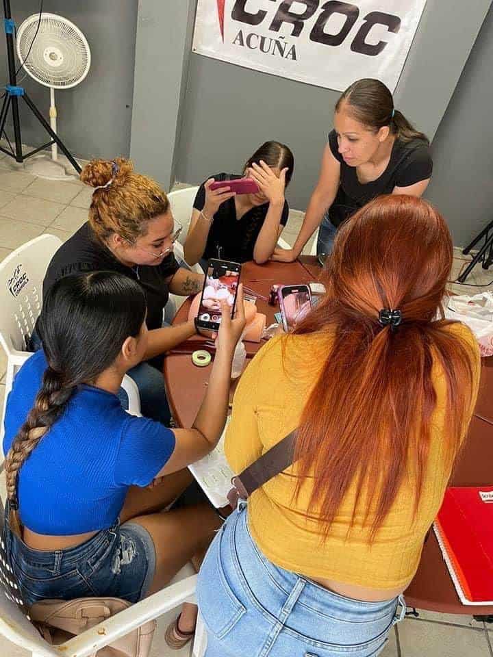 Cursos de Capacitación para Mujeres en la CROC