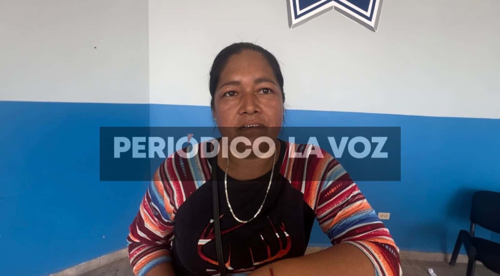 Apuñala a su nuera y daña camioneta
