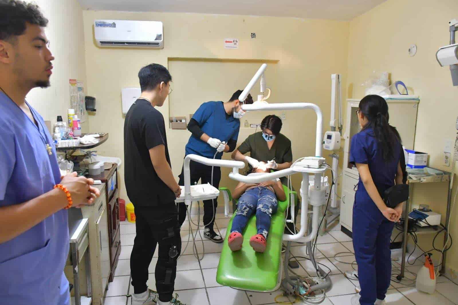 Instalan brigada de consulta dental en Venustiano Carranza